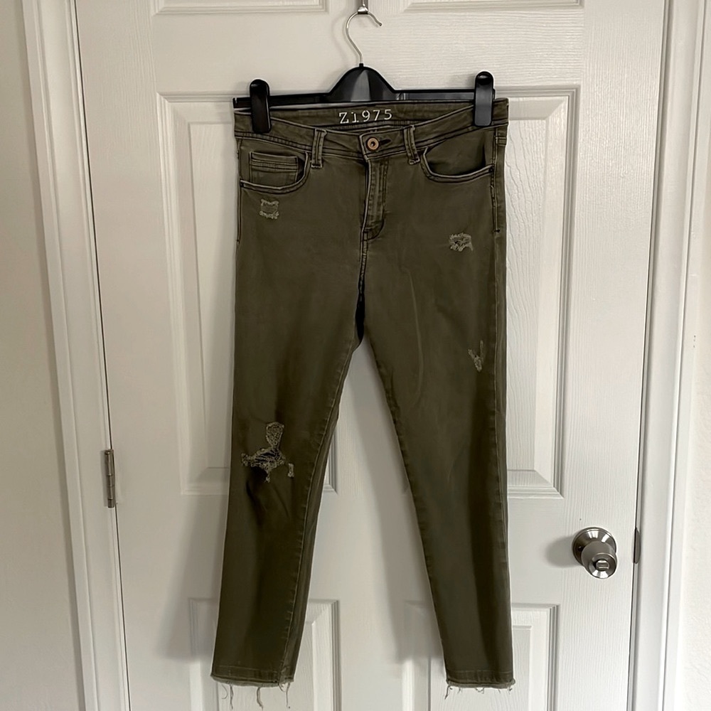 Zara Womens Forest Green Capri Pants with Rips